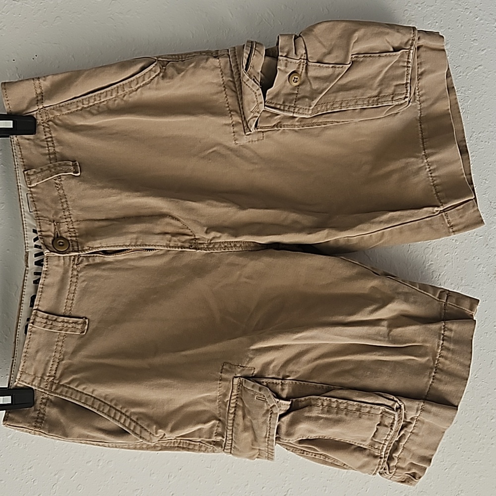 Men's khaki Old Navy cargo shorts size 31